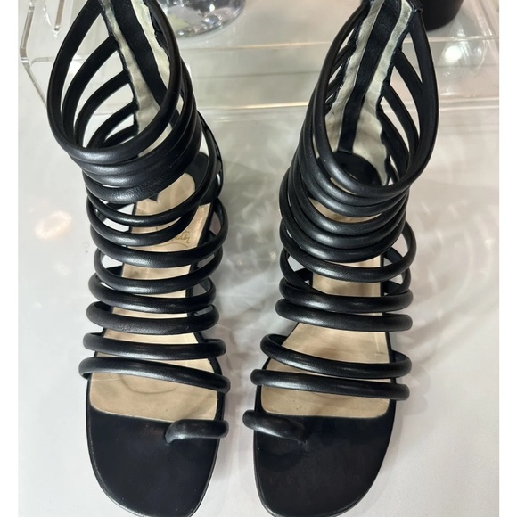 Christian louboutin - Picture 2 of 8